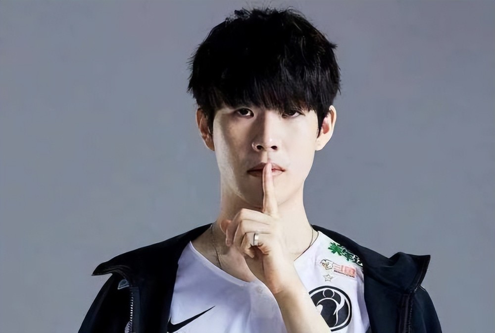 m0NESY：对阵A队 我要给NaVi和b1t报仇