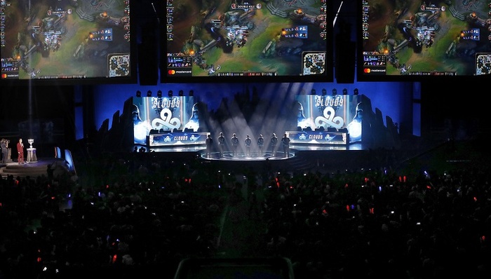 LOL官方发布18iG合体现场返图